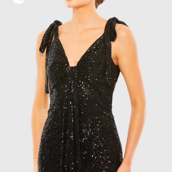 Mac Duggal Low Back Sequin Gown NWT Size 6 - Picture 4 of 5